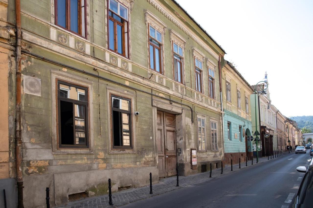 The Bear'S Den In Old City Centre Braşov Esterno foto