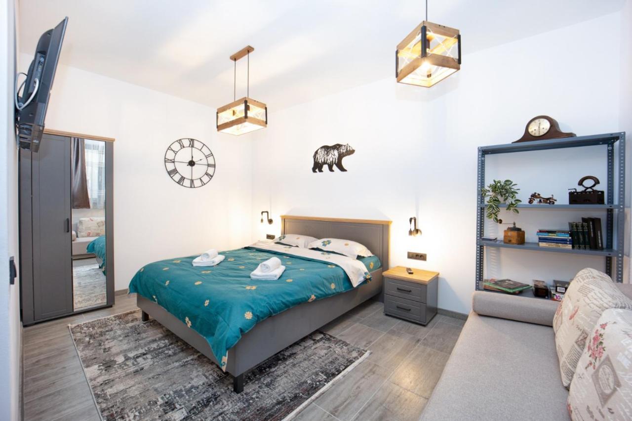 The Bear'S Den In Old City Centre Braşov Esterno foto
